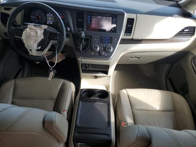 2015 Toyota Sienna XLE