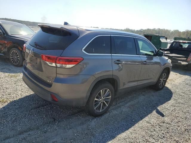 2019 Toyota Highlander SE