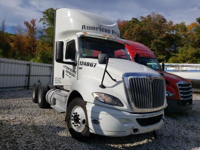 2019 International RH613