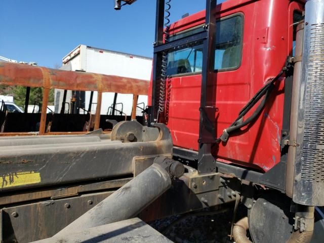 2000 Mack 600 RD600