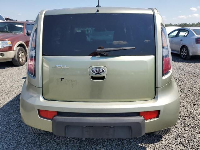 2010 KIA Soul +