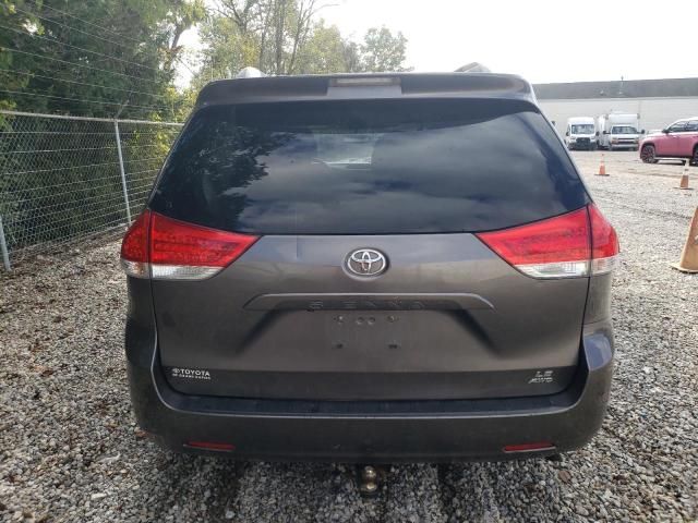 2013 Toyota Sienna LE