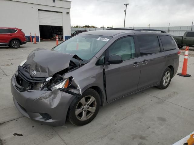 2014 Toyota Sienna LE