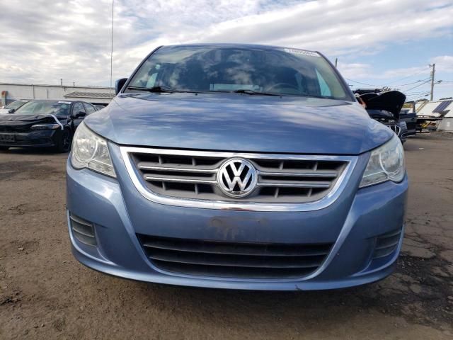 2011 Volkswagen Routan SE