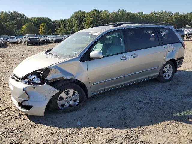 2005 Toyota Sienna XLE