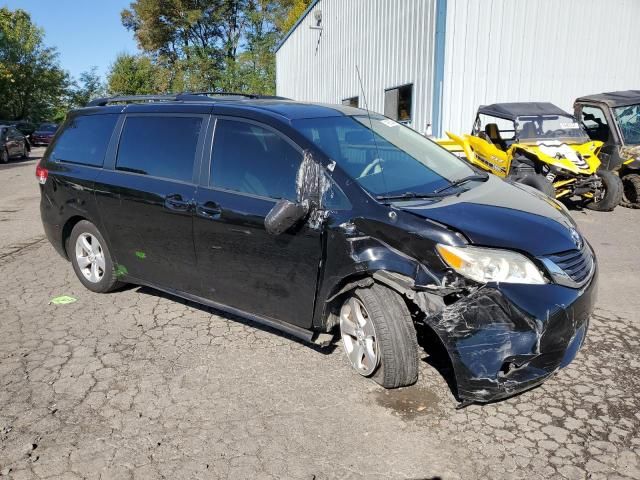 2011 Toyota Sienna LE