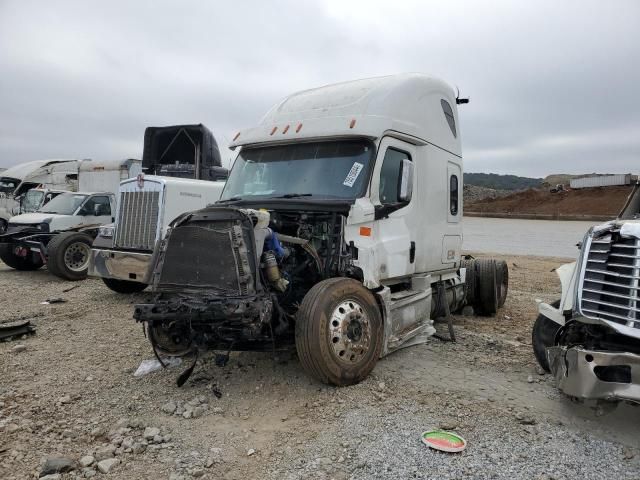 2020 Freightliner Cascadia 126