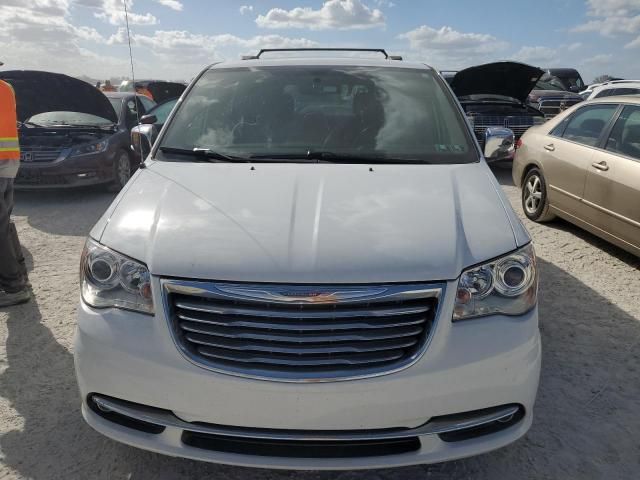 2016 Chrysler Town & Country Limited Platinum