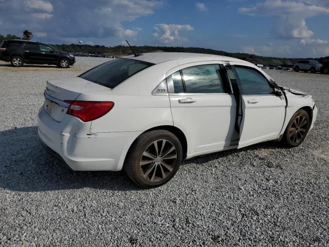 2013 Chrysler 200 Touring