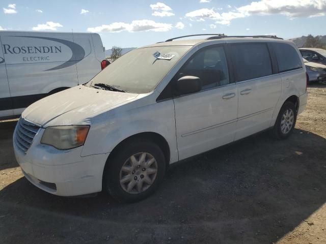 2010 Chrysler Town & Country LX