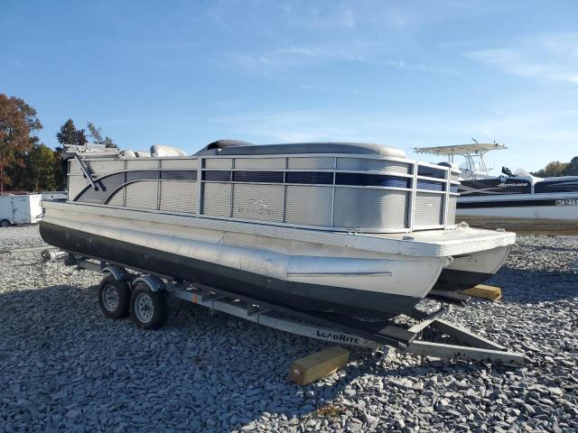 2022 Bennington Marine Boat With Trailer