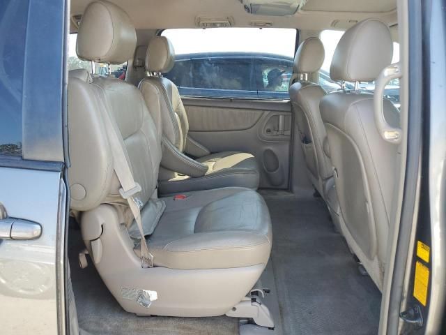 2005 Toyota Sienna XLE