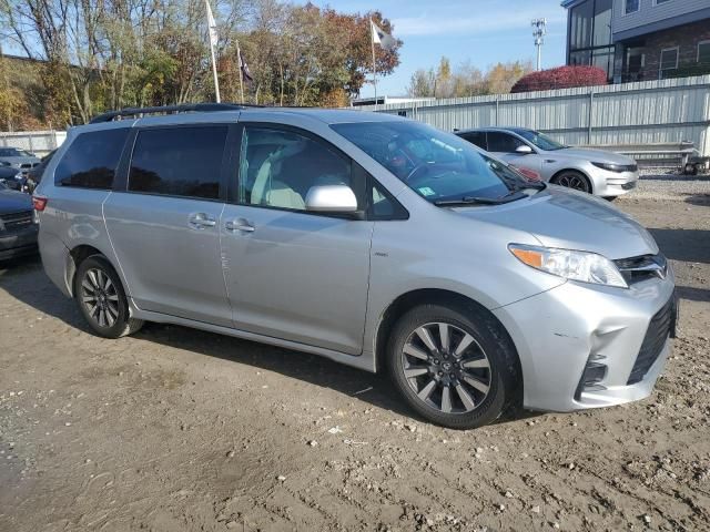 2019 Toyota Sienna LE