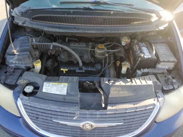 2003 Chrysler Town & Country LX