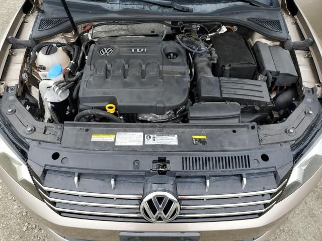 2015 Volkswagen Passat SE