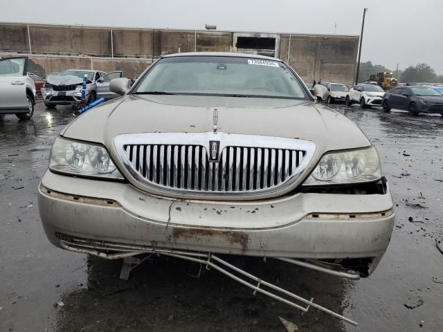 2003 Lincoln Town Car Signature