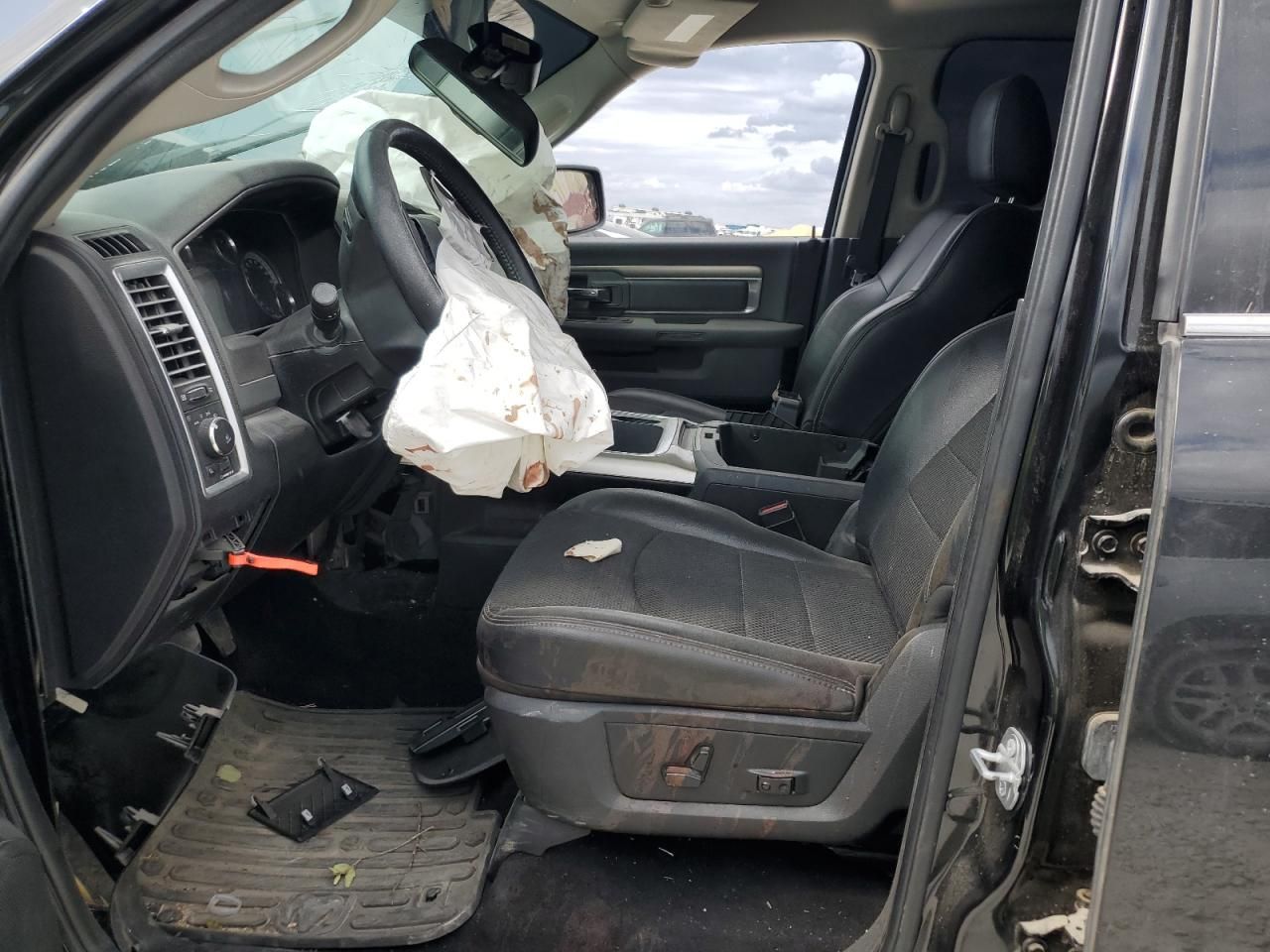 2017 Dodge Ram 1500 slt