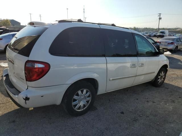 2005 Chrysler Town & Country Touring