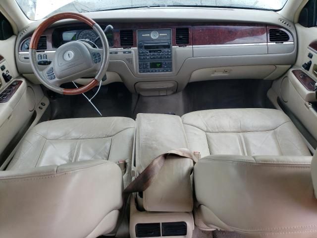 2004 Lincoln Town Car Ultimate