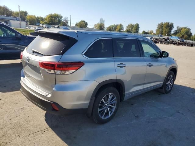 2017 Toyota Highlander SE