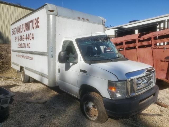 2012 Ford Econoline E350 Super Duty Cutaway Van