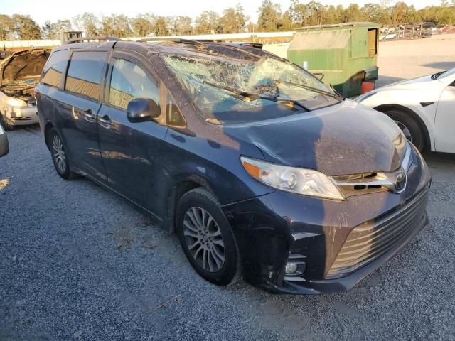 2018 Toyota Sienna XLE