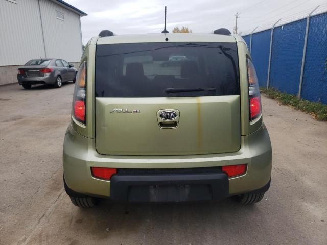 2010 KIA Soul +