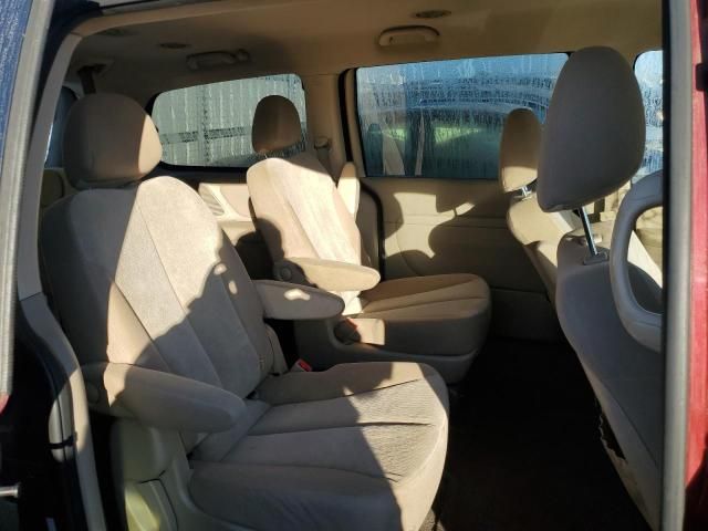 2014 KIA Sedona LX