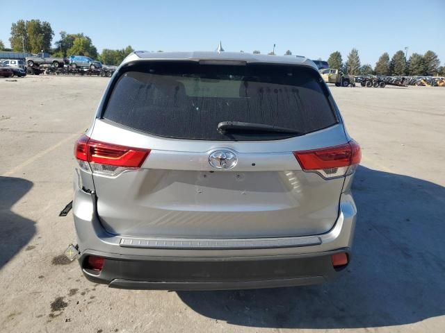 2017 Toyota Highlander SE