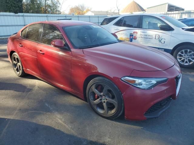 2018 Alfa Romeo Giulia Q4