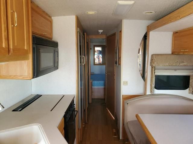 2002 Winnebago 2002 Workhorse Custom Chassis Motorhome Chassis W2