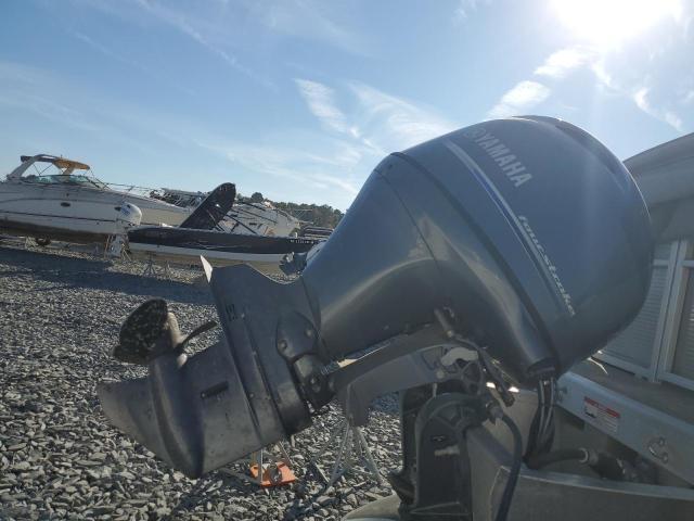 2022 Bennington Marine Boat With Trailer