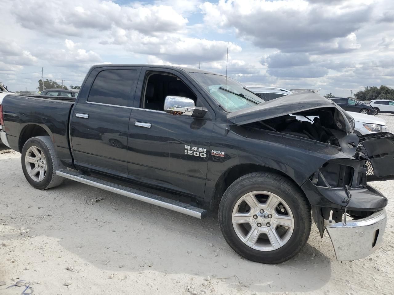 2017 Dodge Ram 1500 slt