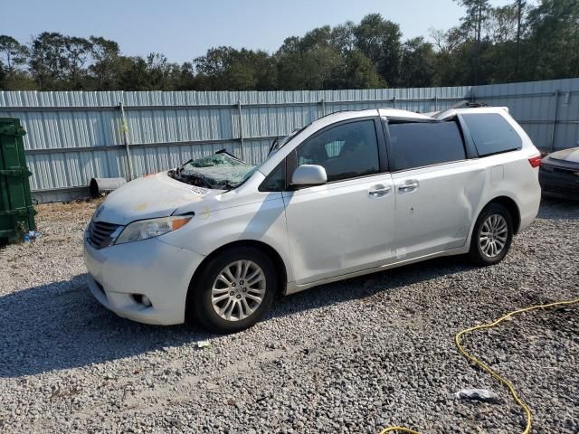 2016 Toyota Sienna XLE