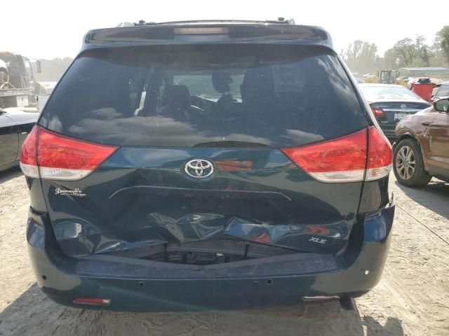 2012 Toyota Sienna XLE