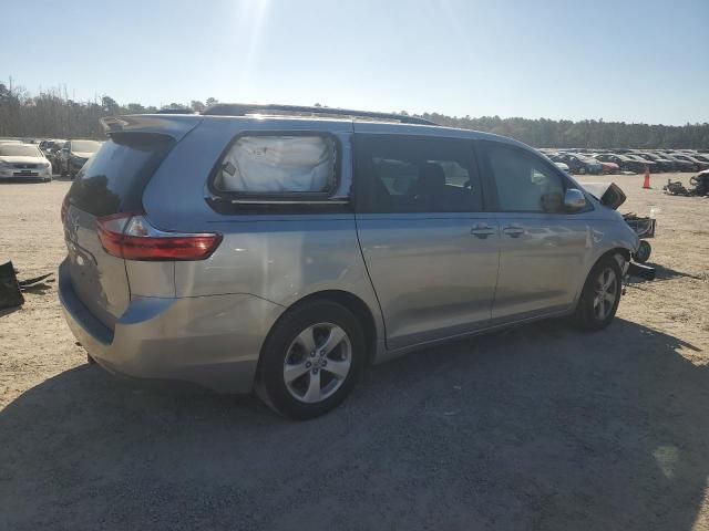 2017 Toyota Sienna LE