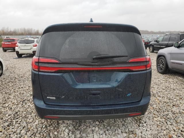 2022 Chrysler Pacifica Hybrid Touring L