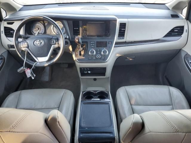 2017 Toyota Sienna XLE