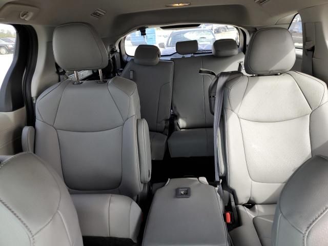 2022 Toyota Sienna XLE