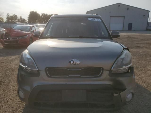 2013 KIA Soul +