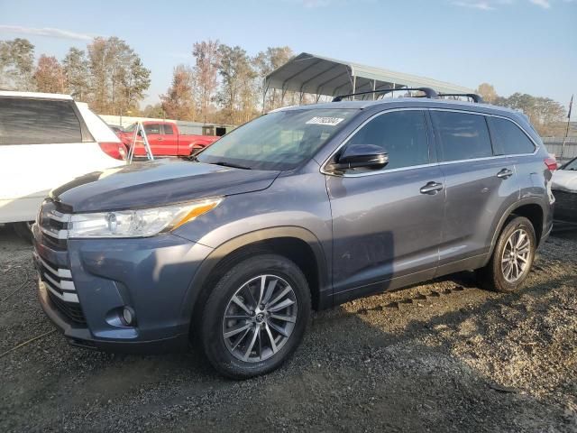 2019 Toyota Highlander SE