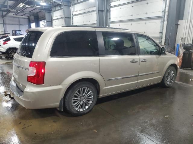 2014 Chrysler Town & Country Touring L