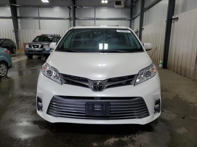 2020 Toyota Sienna XLE