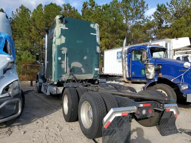 1996 Freightliner Conventional FLD120