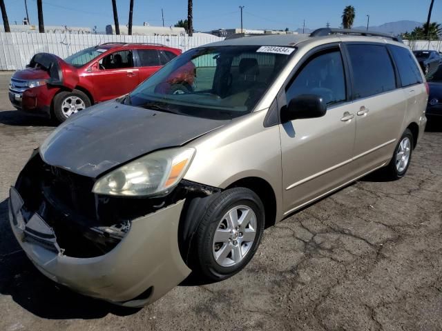 2004 Toyota Sienna CE