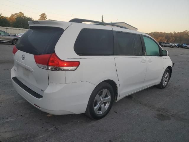 2013 Toyota Sienna LE