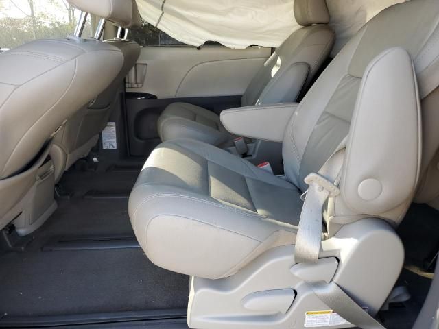 2015 Toyota Sienna XLE