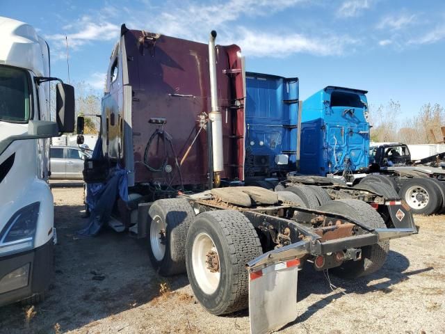 2006 Freightliner Conventional Columbia