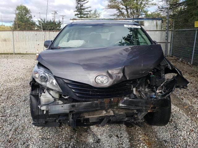 2013 Toyota Sienna LE