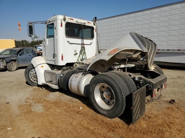 2013 Peterbilt 384